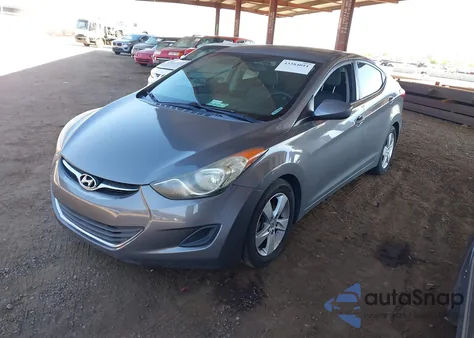 2013 Hyundai Elantra Gls z USA, uszkodzony, nr VIN 5NPDH4AE5DH354987